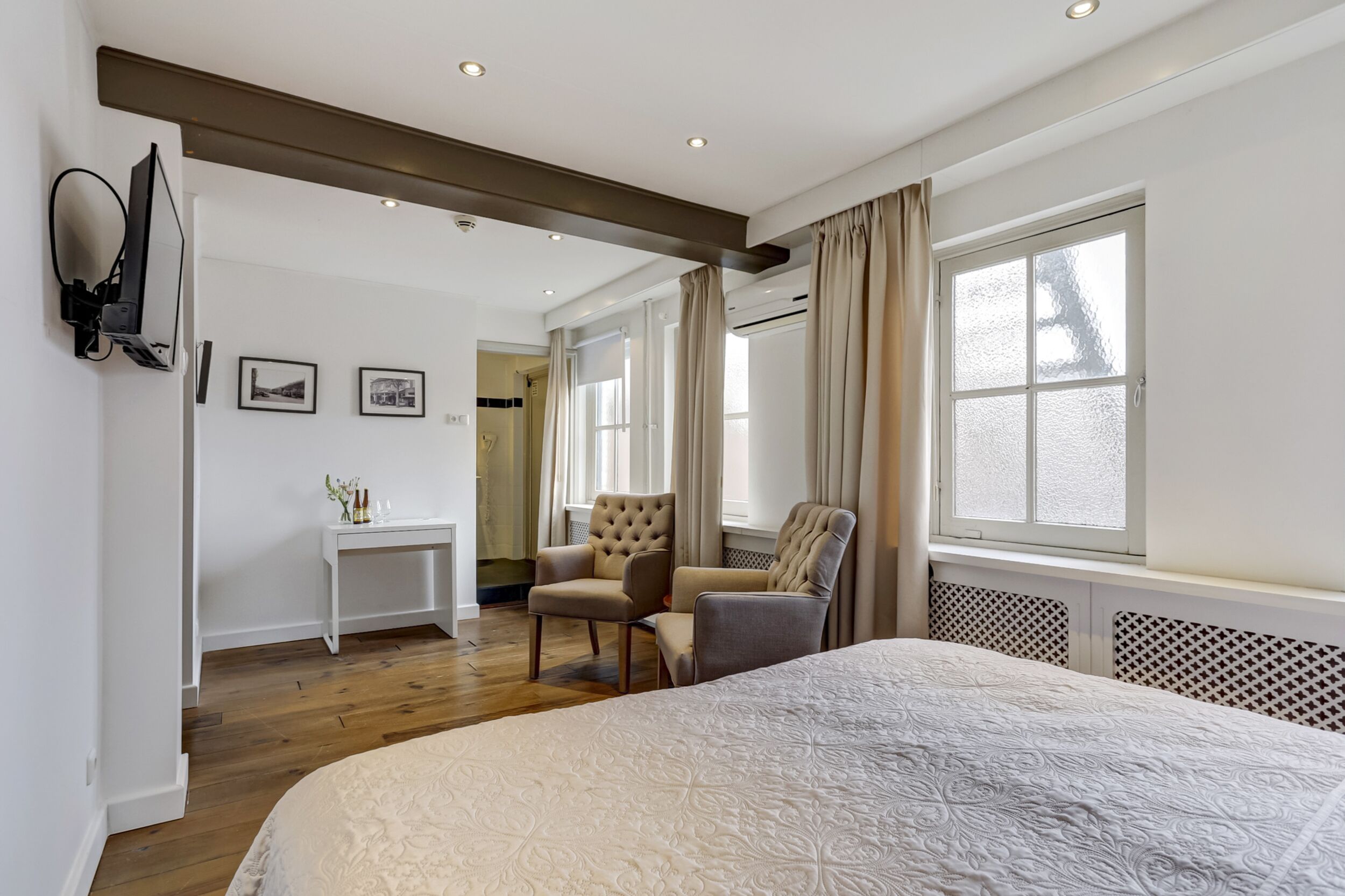 cots/infant beds, rollaway beds, free wifi, bed sheets