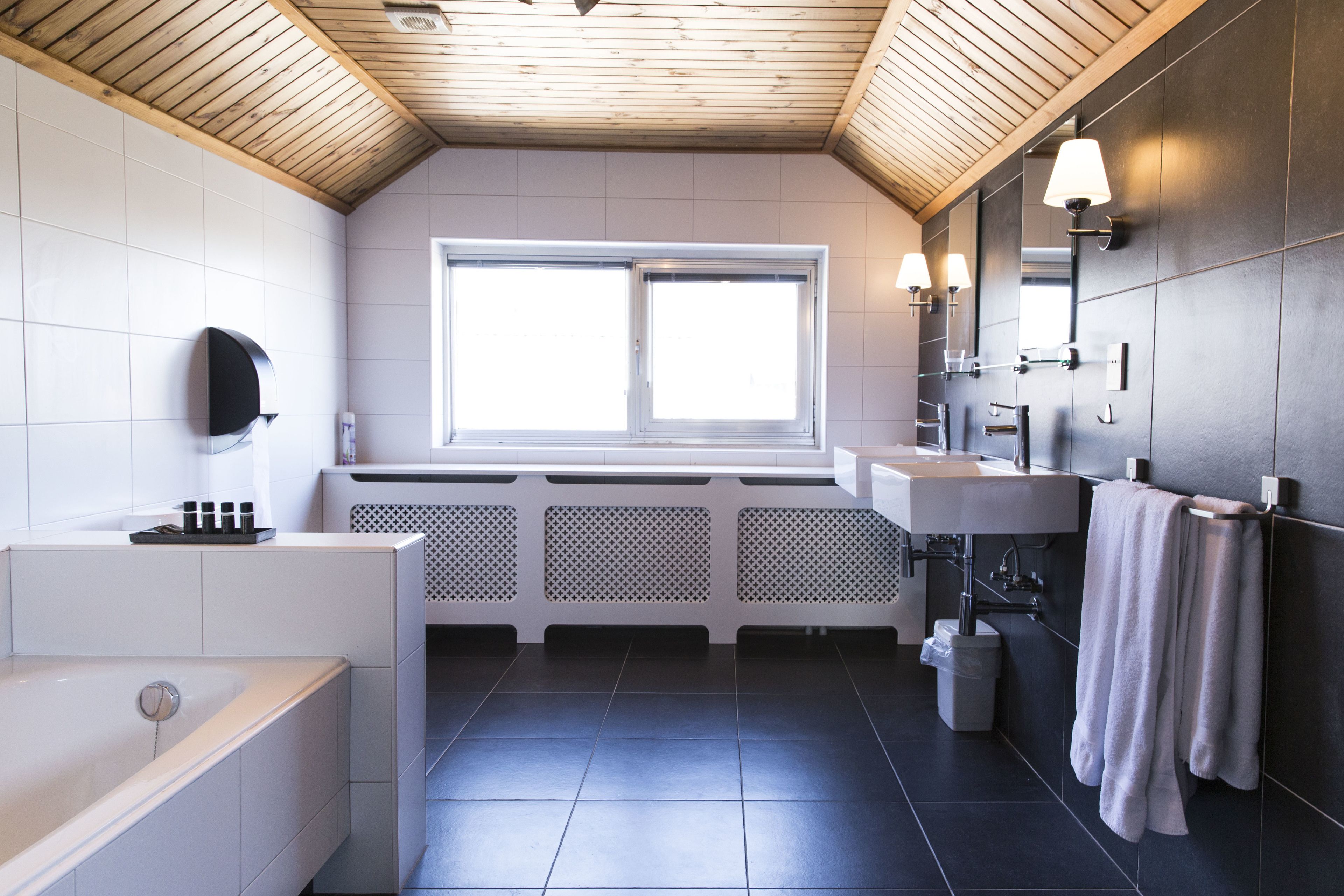 double room | bathroom | free toiletries, hair dryer, towels, soap