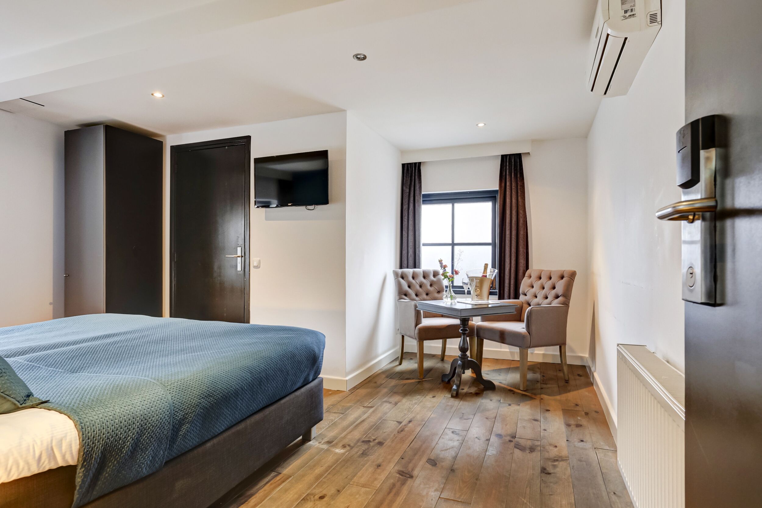 cots/infant beds, rollaway beds, free wifi, bed sheets