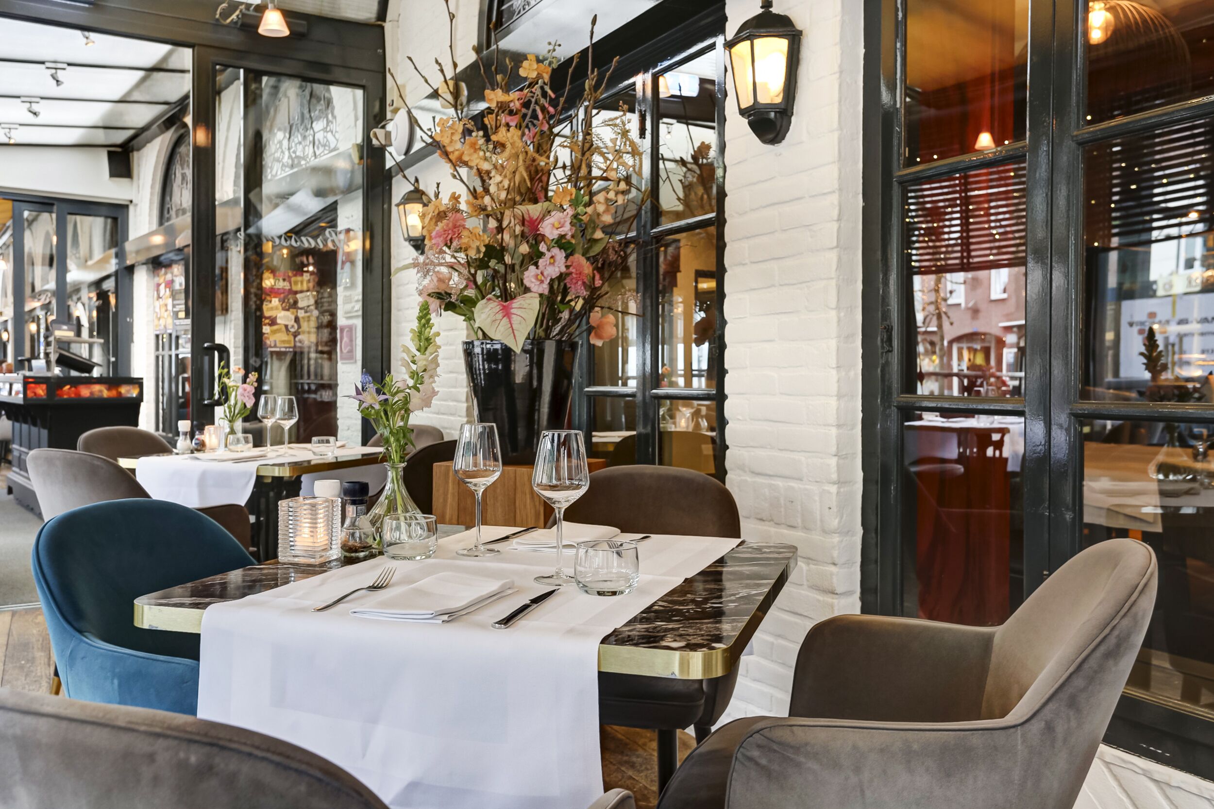 breakfast, lunch, dinner served; al fresco dining