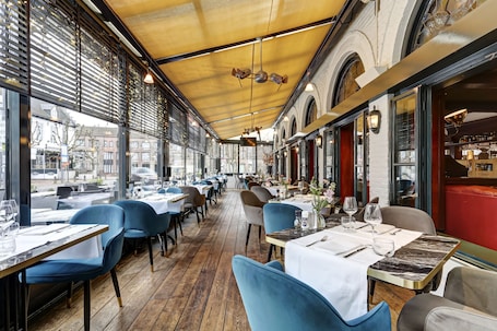 Breakfast, lunch, dinner and brunch served . Hotel Brasserie Den Engel