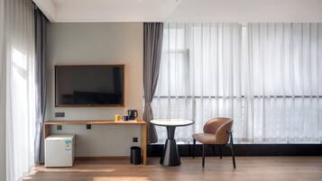 Premium bedding, minibar, in-room safe, desk