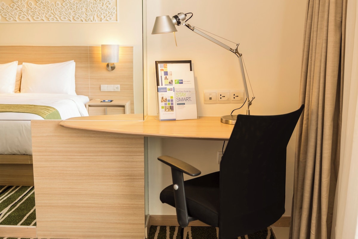 Premium bedding, down comforters, pillowtop beds, in-room safe