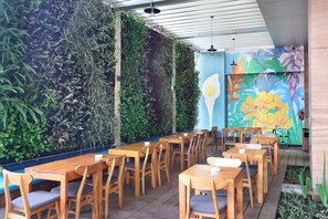 Garden - Holiday Inn Express Semarang Simpang Lima by IHG (Semarang)