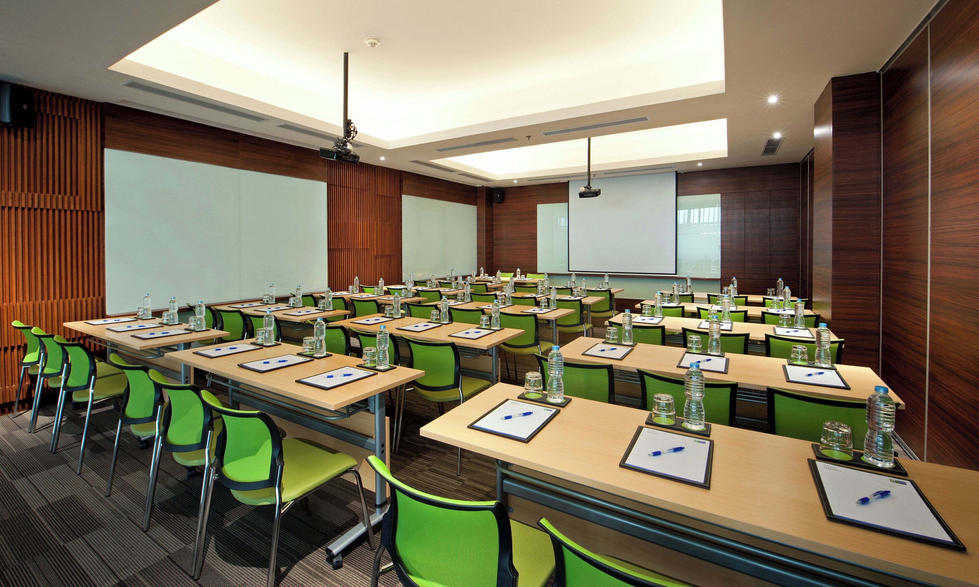 Foto - Holiday Inn Express Semarang Simpang Lima by IHG