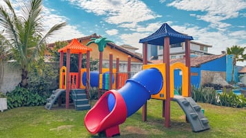 Children’s play area – outdoor