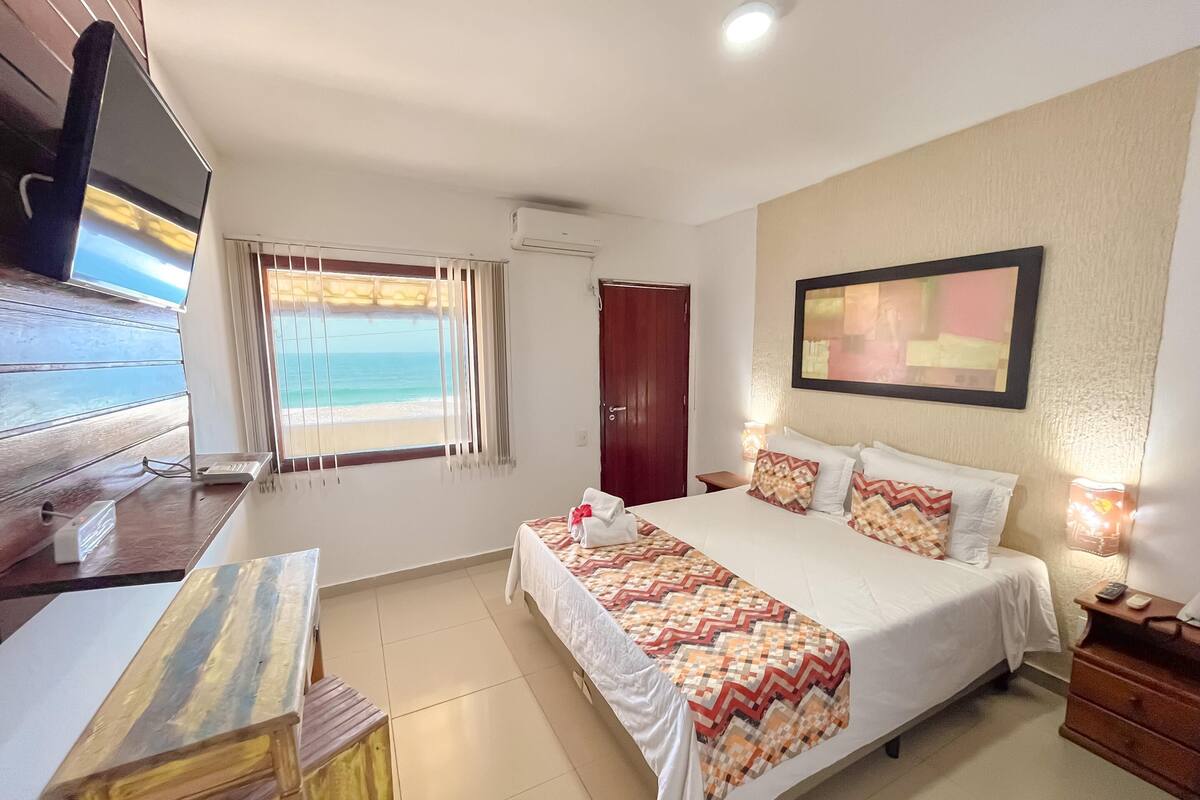 Premium bedding, in-room safe, laptop workspace, free WiFi