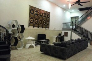 Executive lounge - Kimberley House (George Town)