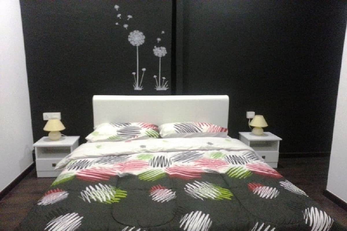 Double Room, Shared Bathroom | WiFi (free)