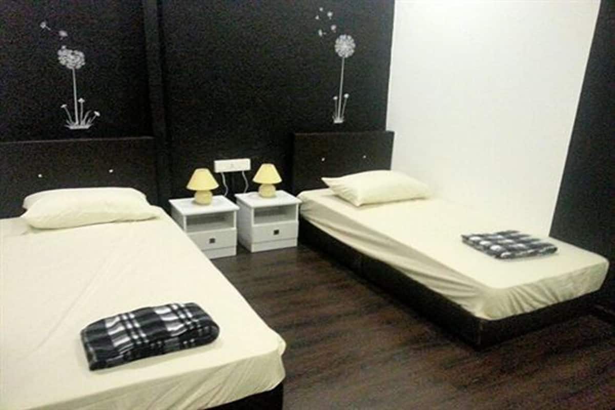Twin Room, Shared Bathroom | WiFi (free)