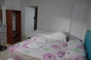 Standard Twin Room (with Fan) | Soundproofing, free rollaway beds, free WiFi - Atelie Pousada (Cabo Frio)