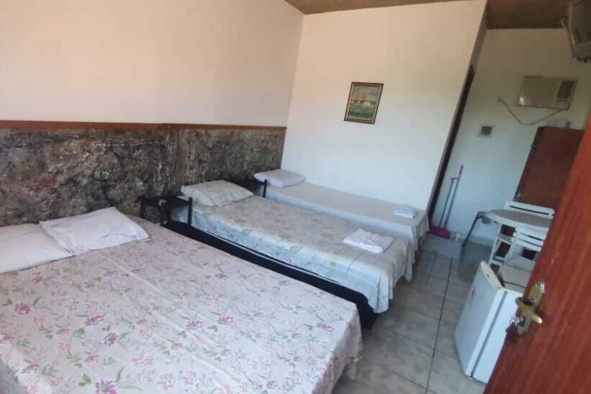 Schallisolierte Zimmer, kostenlose Zustellbetten, kostenloses WLAN