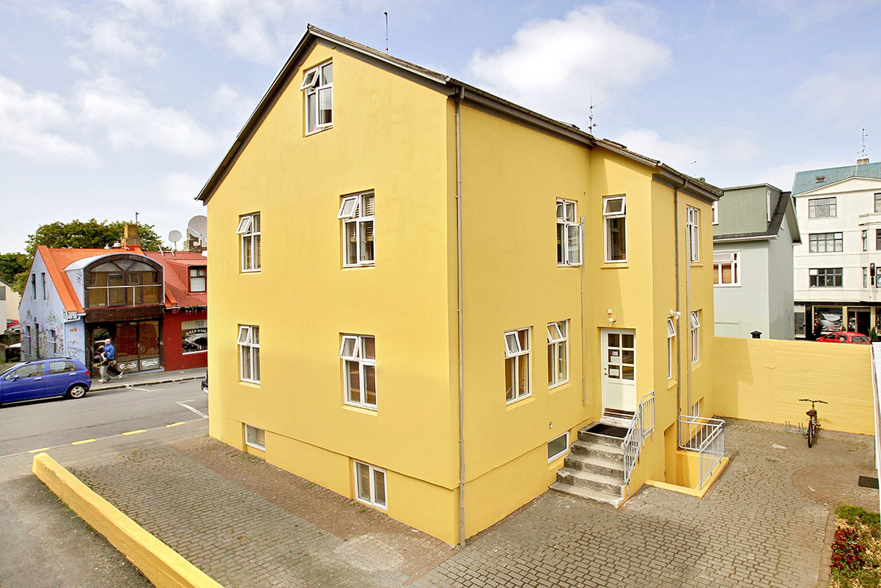 Photo - Alfred's Apartments