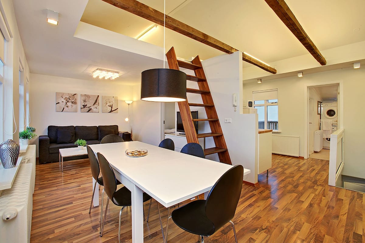 Apartment, 1 Bedroom, Balcony | Living area