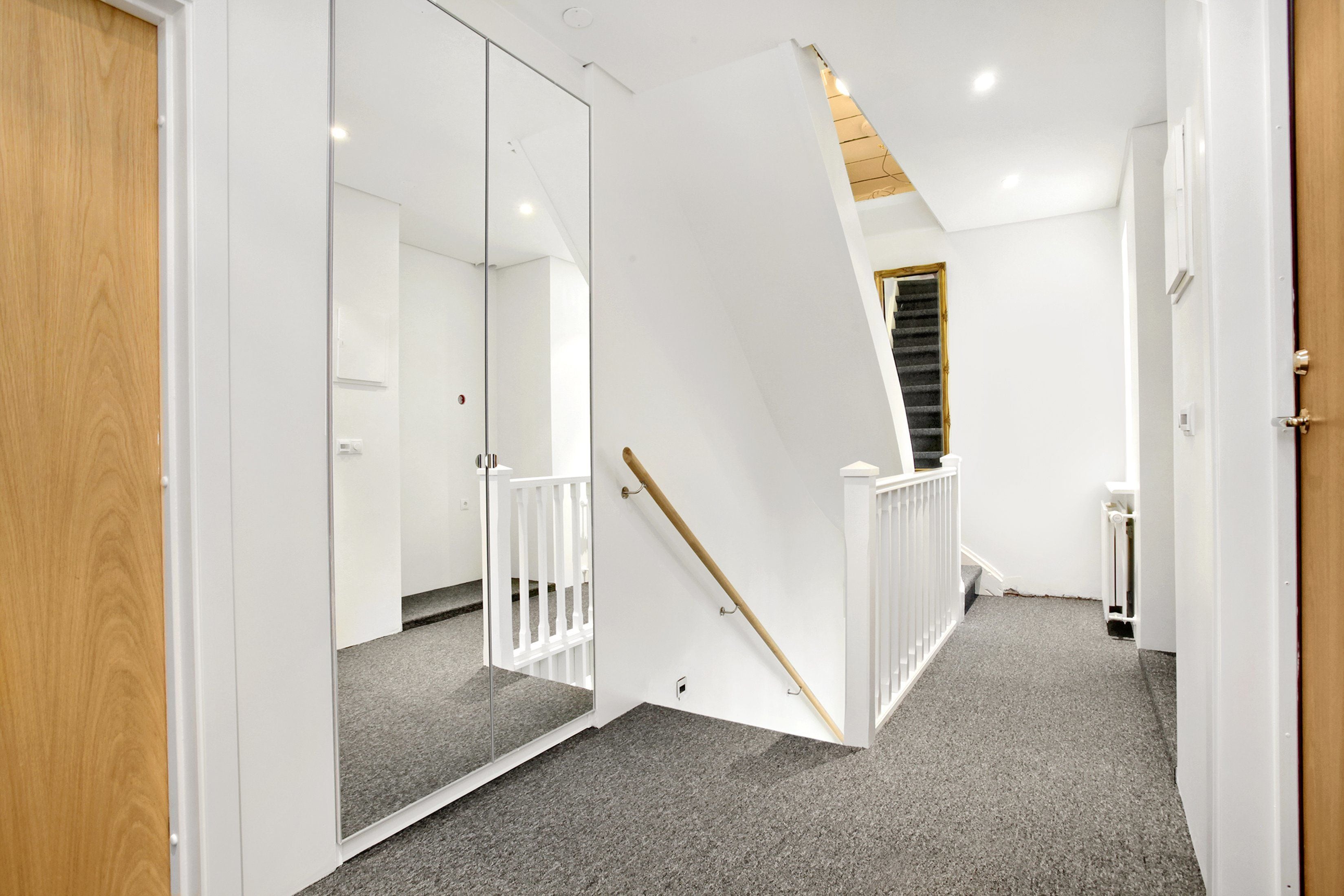 Photo - Alfred's Apartments