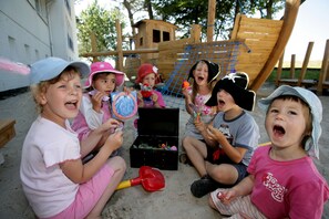 Children's play area - outdoor - Hanse Hotel Warnemuende (Rostock)