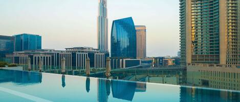 3 bars/lounges, swim-up bar, poolside bar