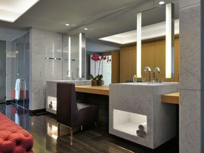 Royal Suite, 1 King Bed, Club Millésime access (Burj KhalifaView) | Premium bedding, down comforters, minibar, in-room safe - Sofitel Dubai Downtown (Dubai)