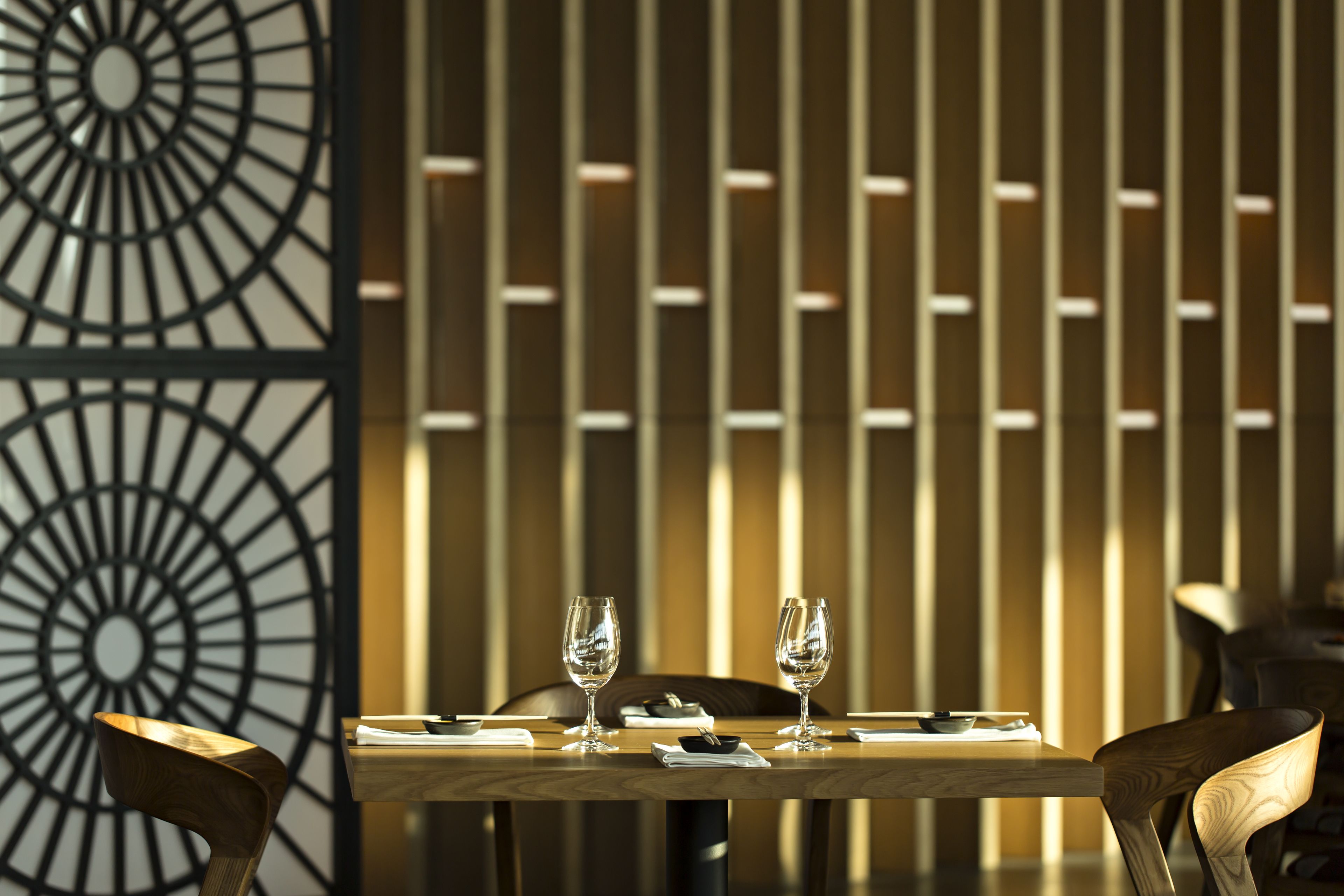 5 restaurants, breakfast, lunch, dinner served; international cuisine