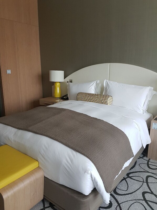 Premium  Twin Room (Burj Khalifa View) | Premium bedding, down comforters, minibar, in-room safe - Sofitel Dubai Downtown (Dubai)
