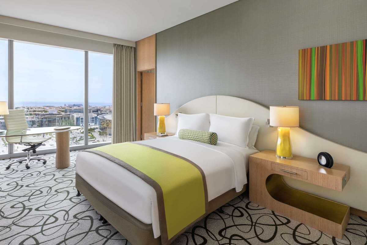 Premium bedding, down duvets, minibar, in-room safe