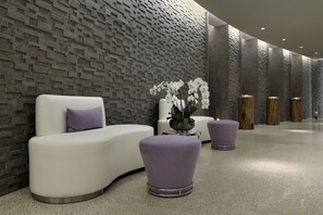 Sauna, hot tub, steam room, Turkish bath/hammam, body treatments