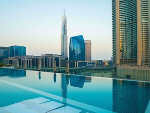 2 outdoor pools, pool umbrellas, sun loungers - Sofitel Dubai Downtown (Dubai)