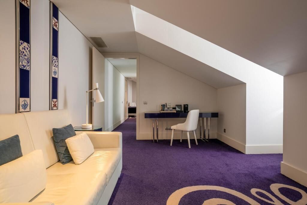 suite | living area | lcd tv