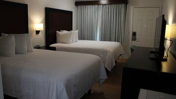 Standardzimmer, 2 Queen-Betten | Schreibtisch, Bügeleisen/Bügelbrett, kostenloses WLAN