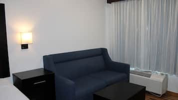 Standard Room, 1 Queen Bed | Desk, iron/ironing board, free WiFi