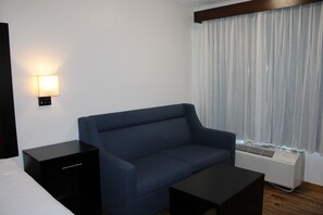 標準客房, 1 張加大雙人床 | 書桌、熨斗/熨衣板、免費無線上網