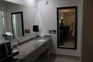 Standard Room, 2 Queen Beds | Bathroom