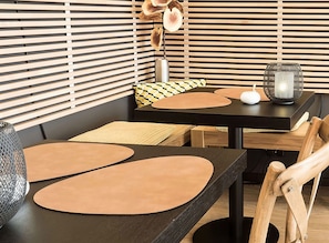 Desayuno continental (EUR 8 por persona)