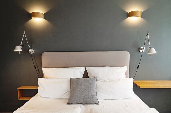 Classic Double Room | Hypo-allergenic bedding, individually decorated, individually furnished - My Place (Hamburg)