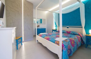 Coffres-forts dans les chambres, Wi-Fi, draps fournis