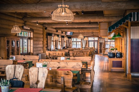 Food court