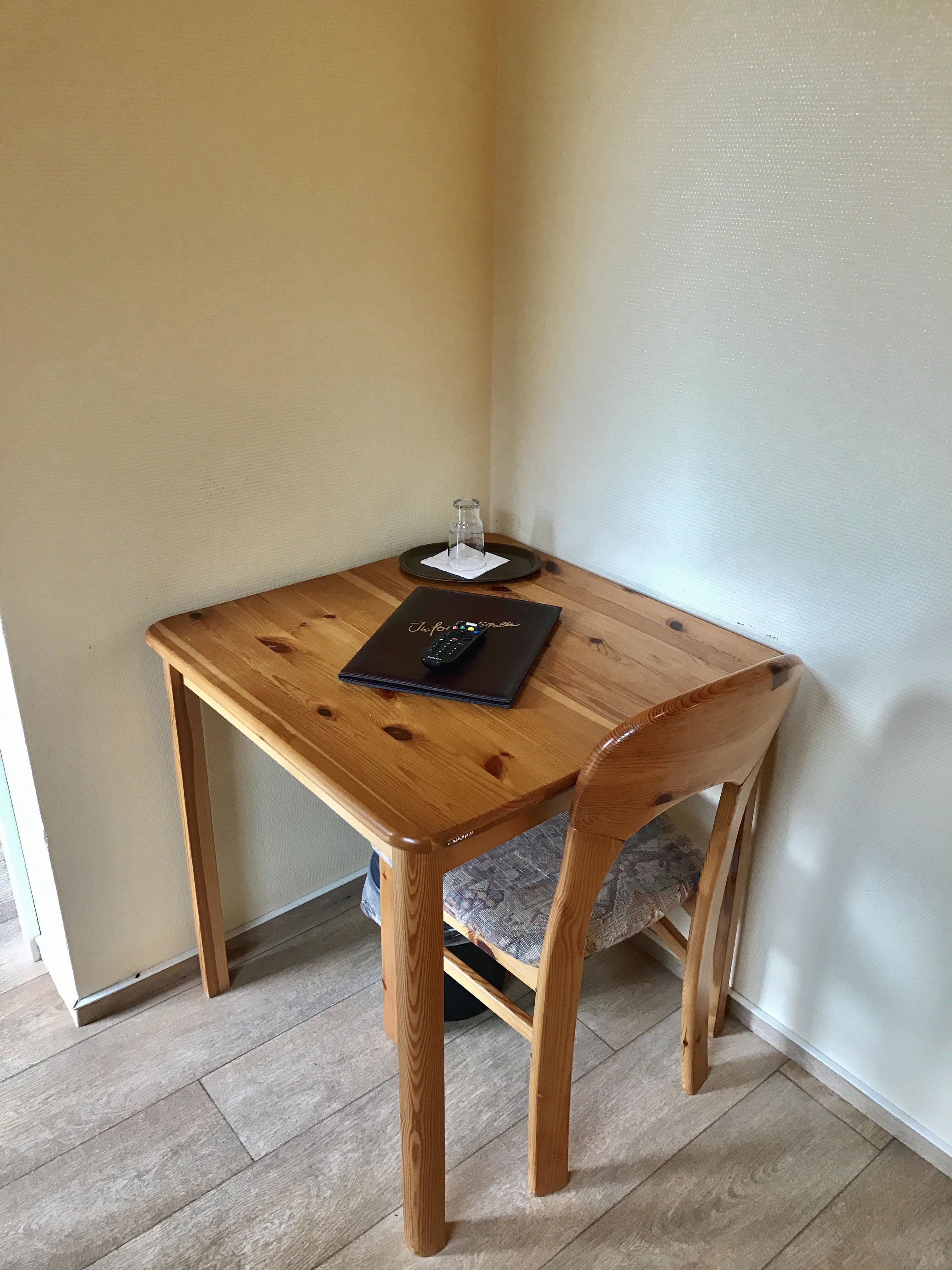 standard double room single use | living area | flat-screen tv