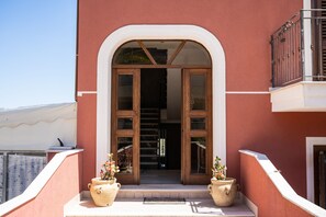 Front of property - Villa Pollina (Buseto Palizzolo)