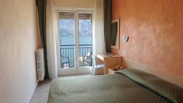 Camera con letto matrimoniale o 2 letti singoli | Una scrivania, culle/letti per bambini (a pagamento), Wi-Fi gratuito