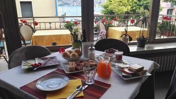 Colazione a buffet inclusa, servita tutte le mattine