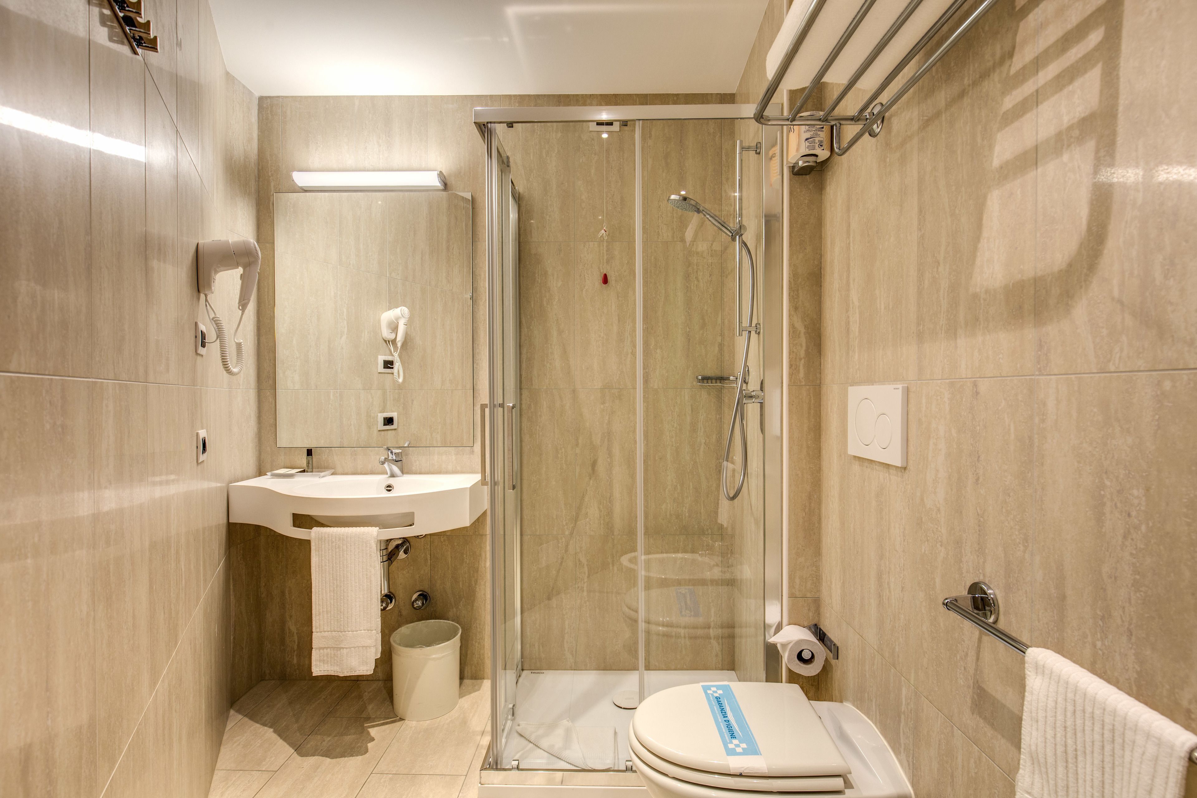 shower, free toiletries, hair dryer, bidet