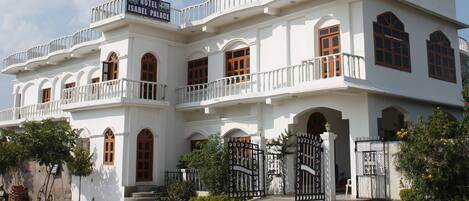 Voorkant van accommodatie