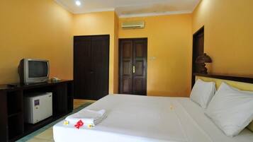 Superior Room | Desk, rollaway beds