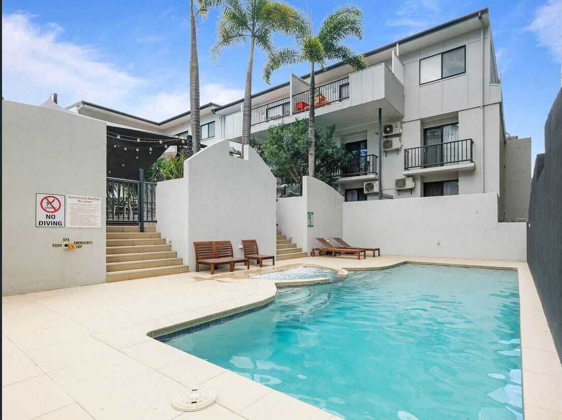 outdoor pool, pool loungers