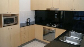 Apartment, 2 Bedrooms, Kitchen (Turner or City) | Private kitchen | Coffee/tea maker, full-size fridge, microwave, oven
