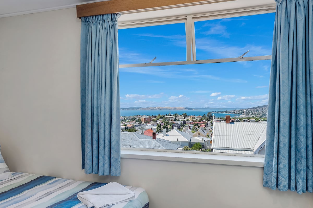 Espaço de trabalho para notebook, ferros/tábuas de passar roupa