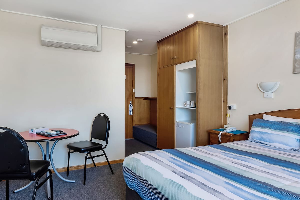 Espaço de trabalho para notebook, ferros/tábuas de passar roupa