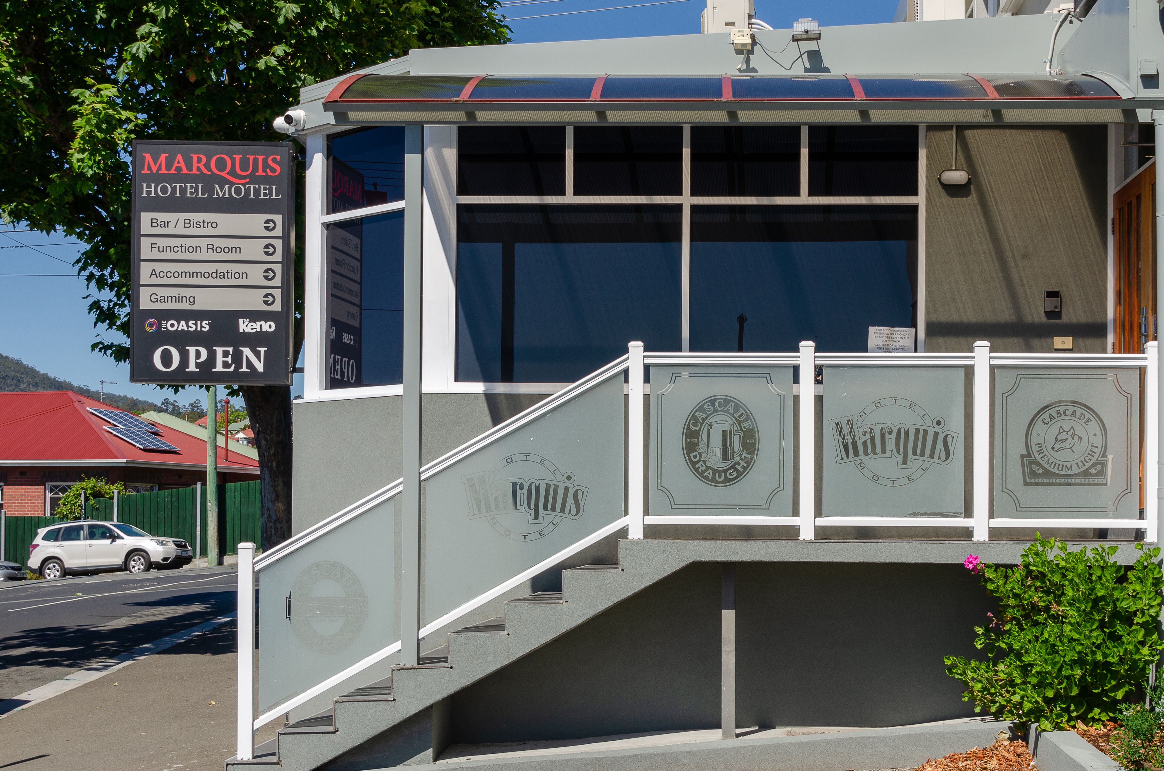 lunch and dinner served