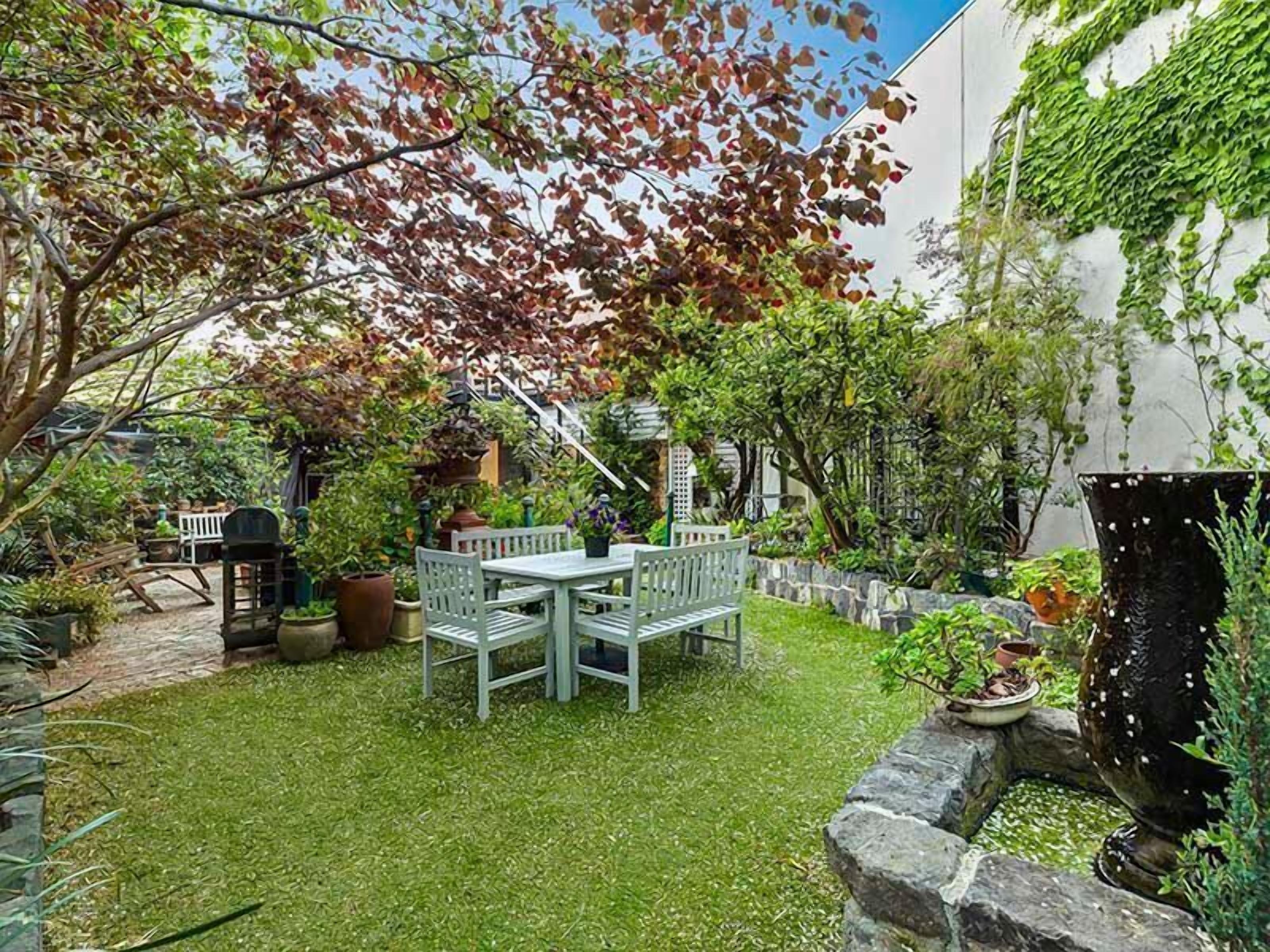 Captain's Retreat Apartments and Cottages — image 27