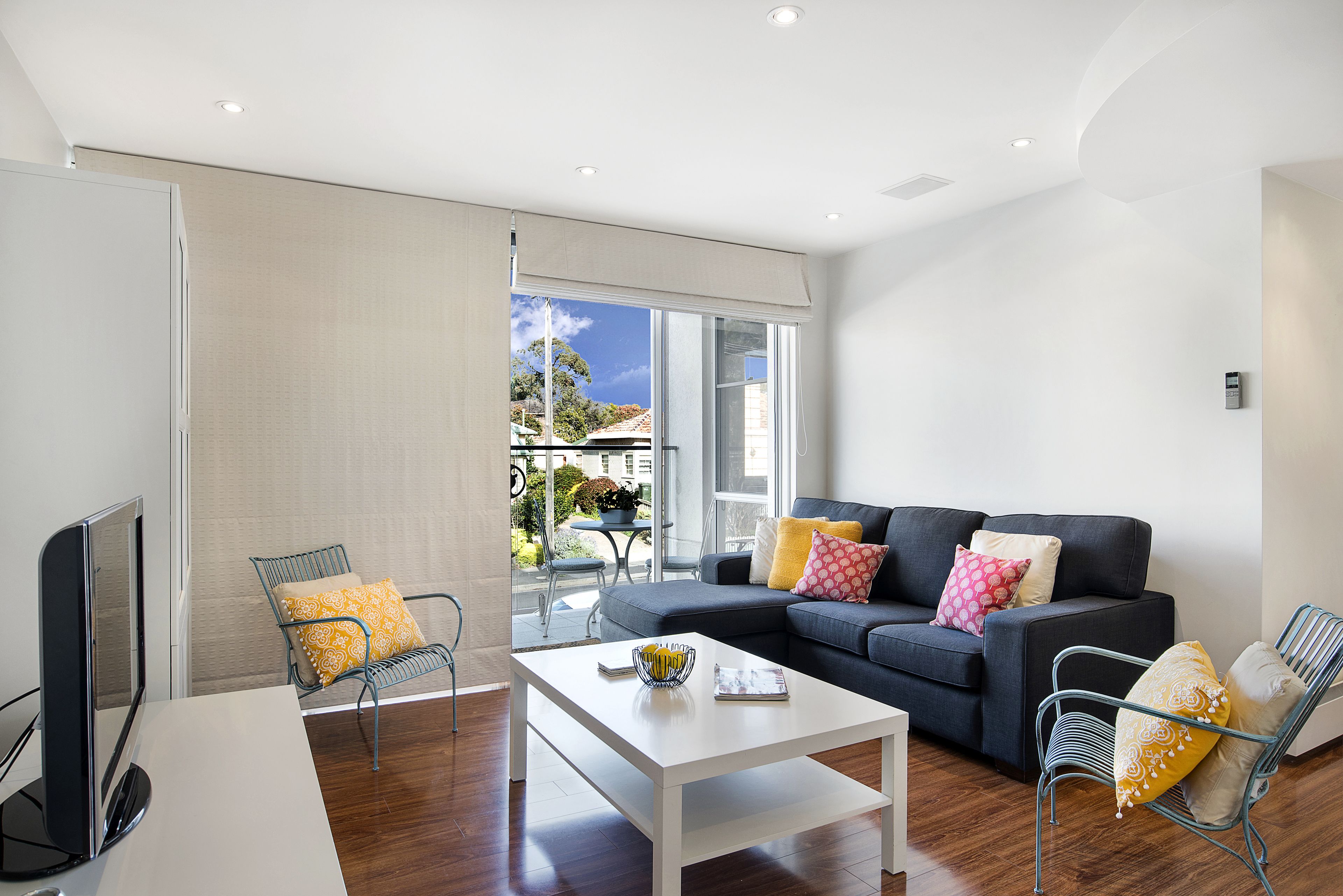 Captain's Retreat Apartments and Cottages — image 4